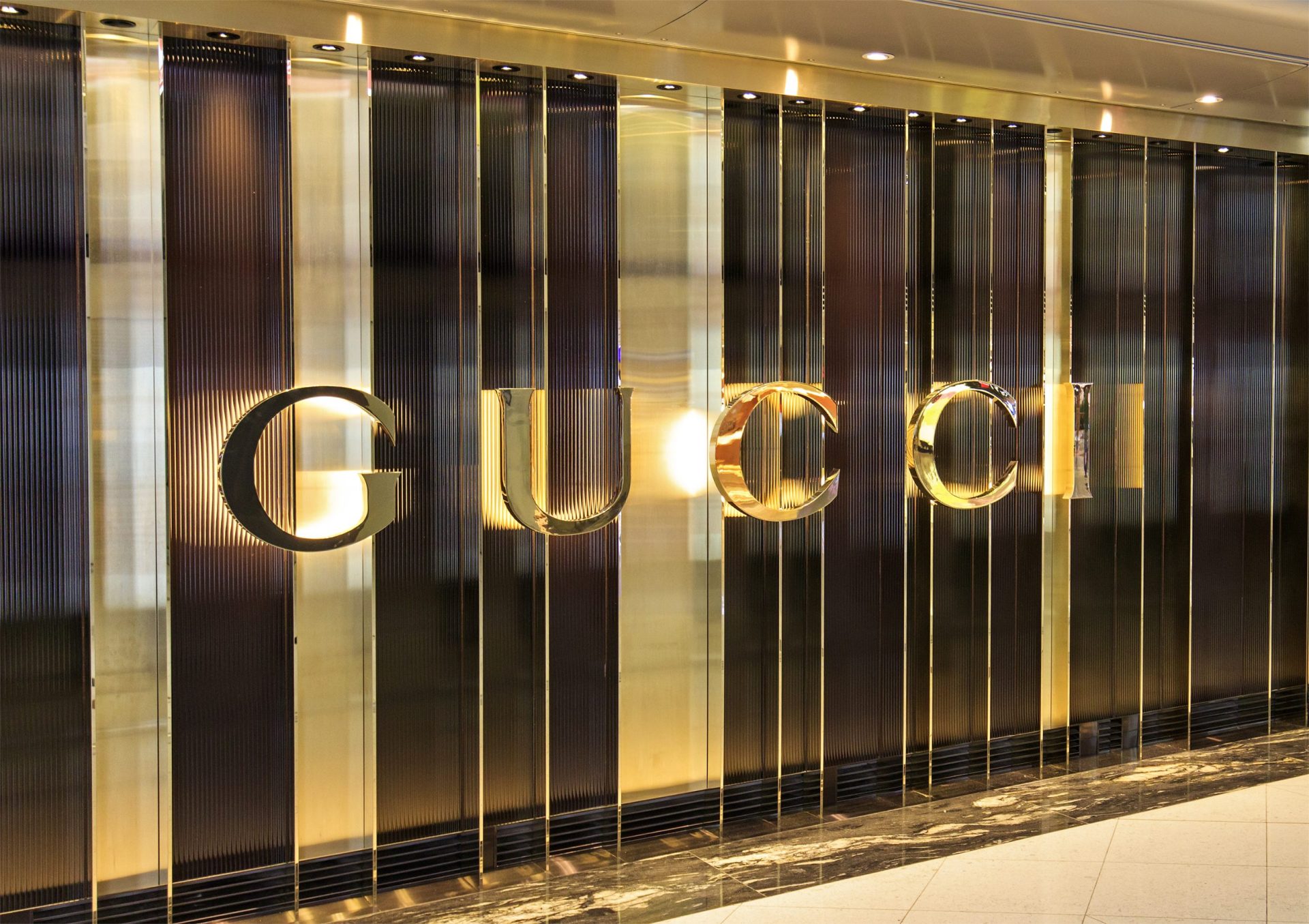 Gucci deixa de usar materiais de origem animal nas suas criações