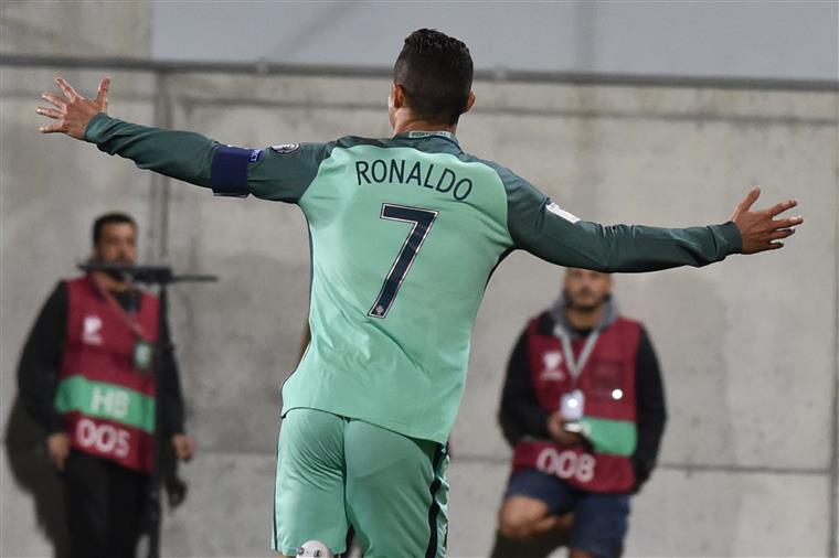 Hoje Cristiano Ronaldo pode destronar Messi