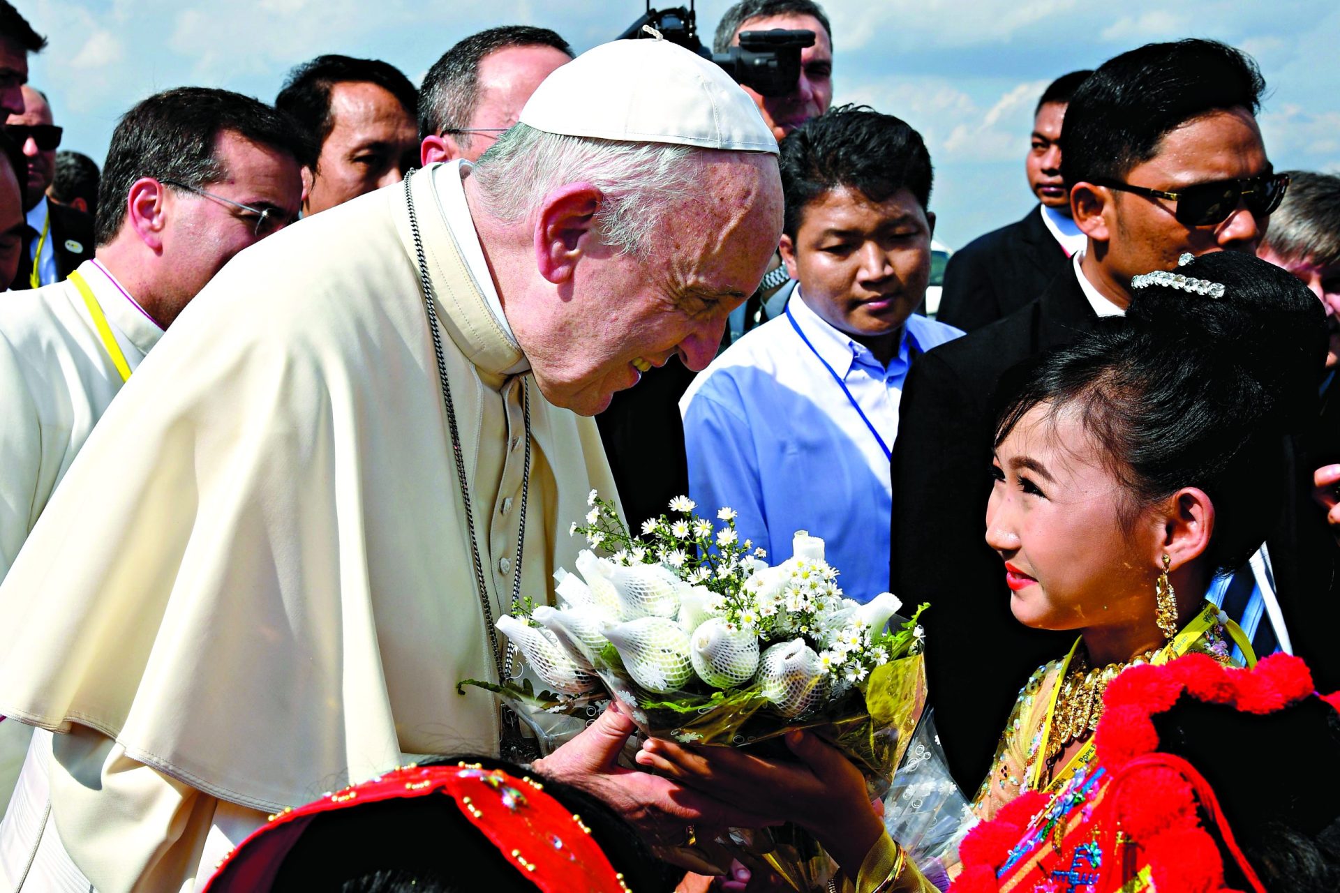 Myanmar. Francisco chegou onde não pode vencer