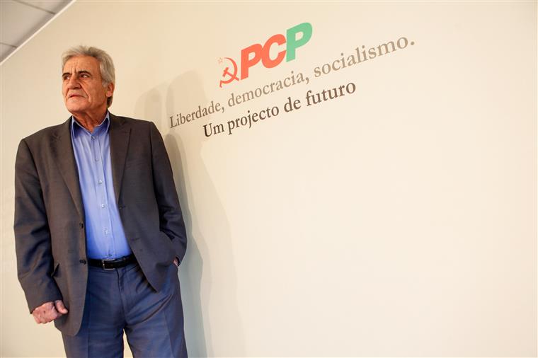 PCP considera “anti-democrática” a prisão dos membros do governo da Catalunha