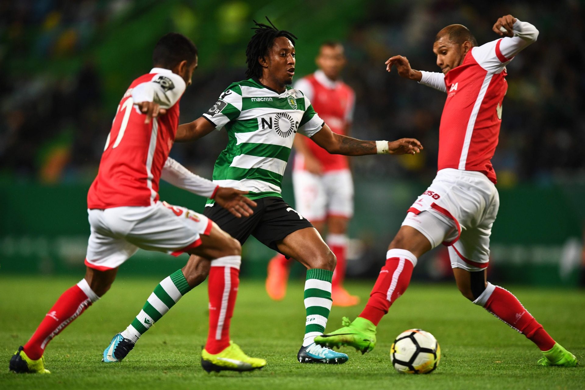 Liga. Sporting arranca empate (2-2) com penálti nos descontos