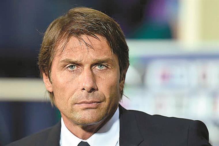 Chelsea empurra Antonio Conte. Real Madrid atento