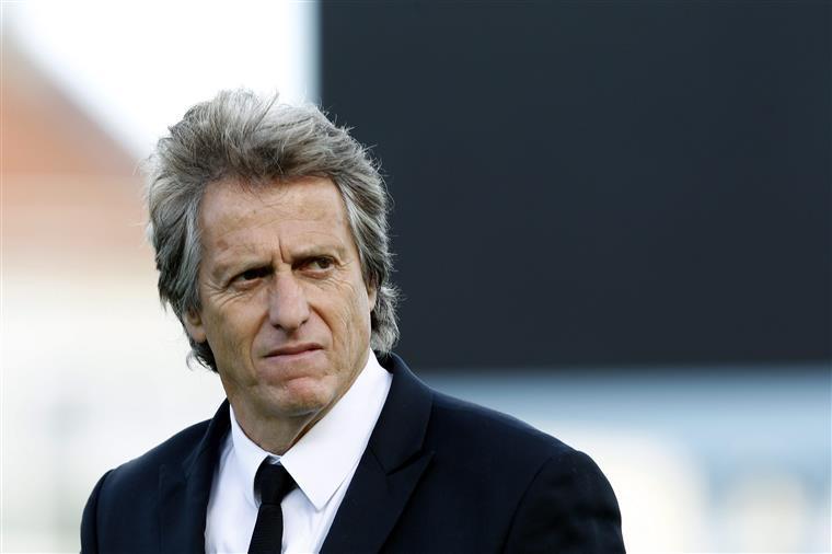 Jorge Jesus admite que por vezes exagera e comete erros