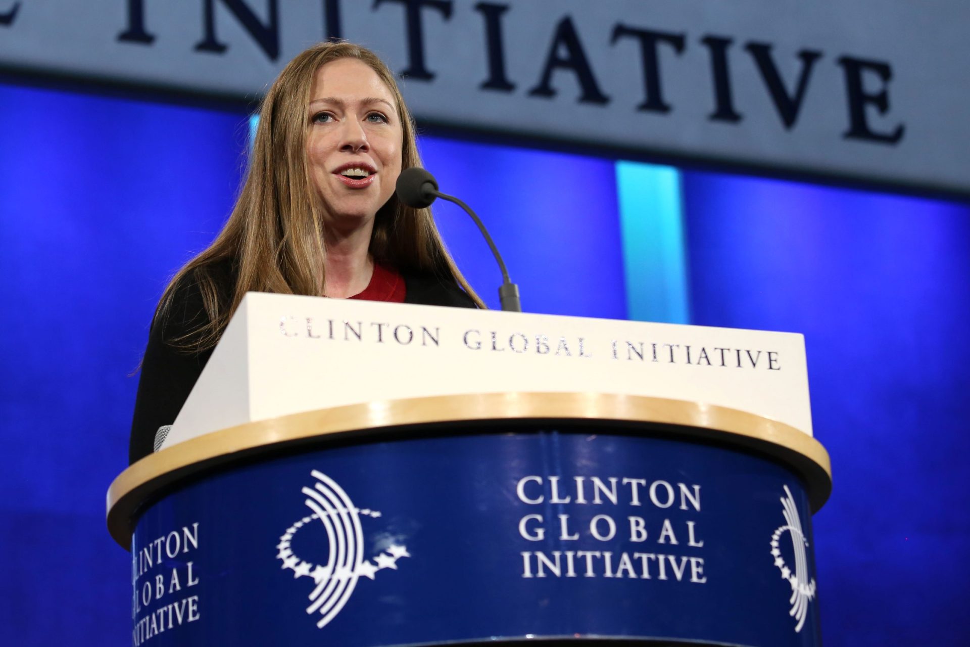 Chelsea Clinton defende filho de Trump