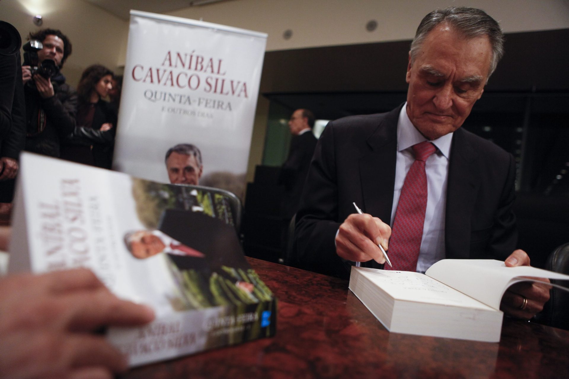 Direita em peso no lançamento de livro de Cavaco Silva