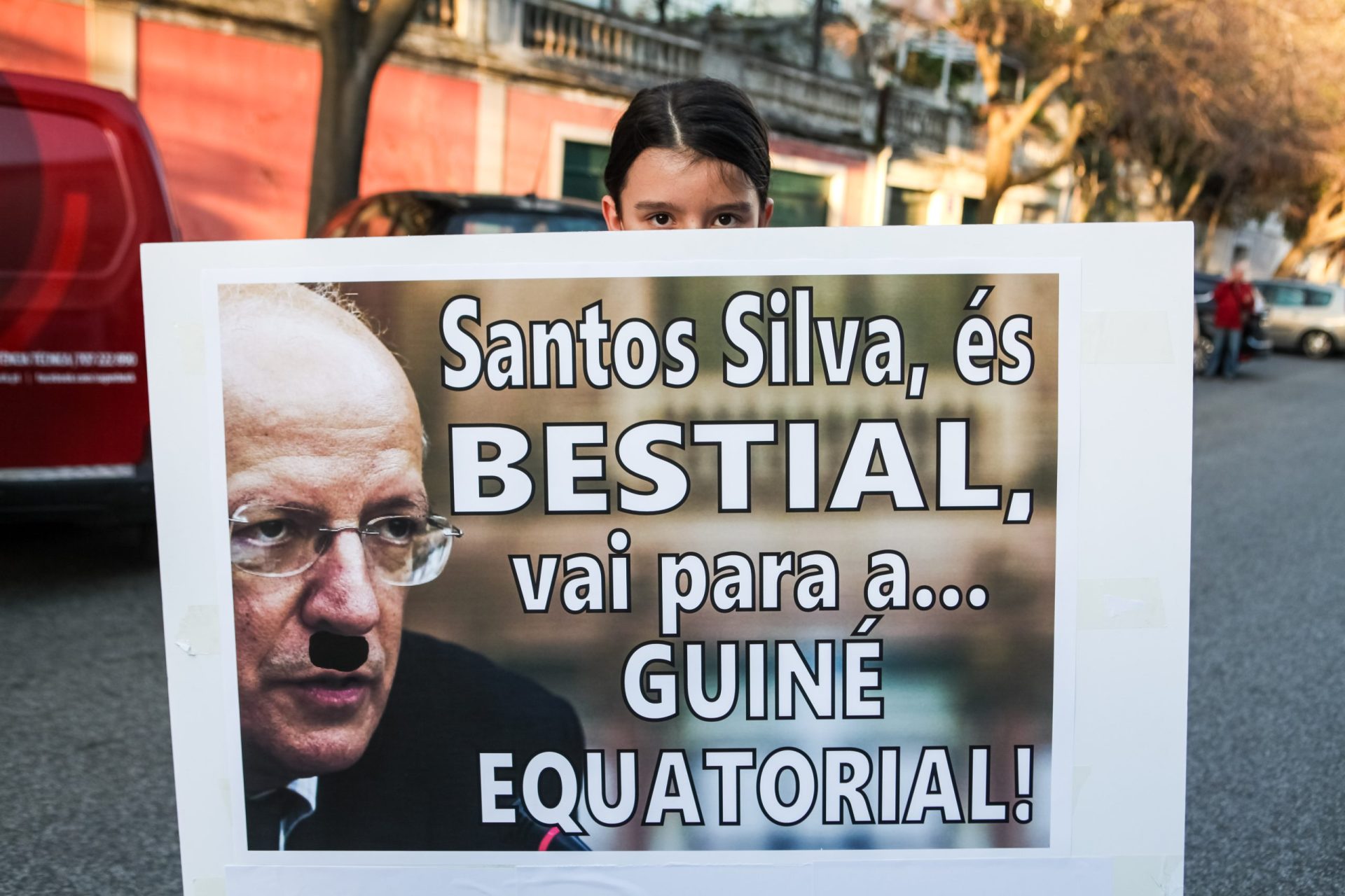 Cordão humano contra o Acordo Ortográfico ligou a Academia das Ciências e o Tribunal Constitucional