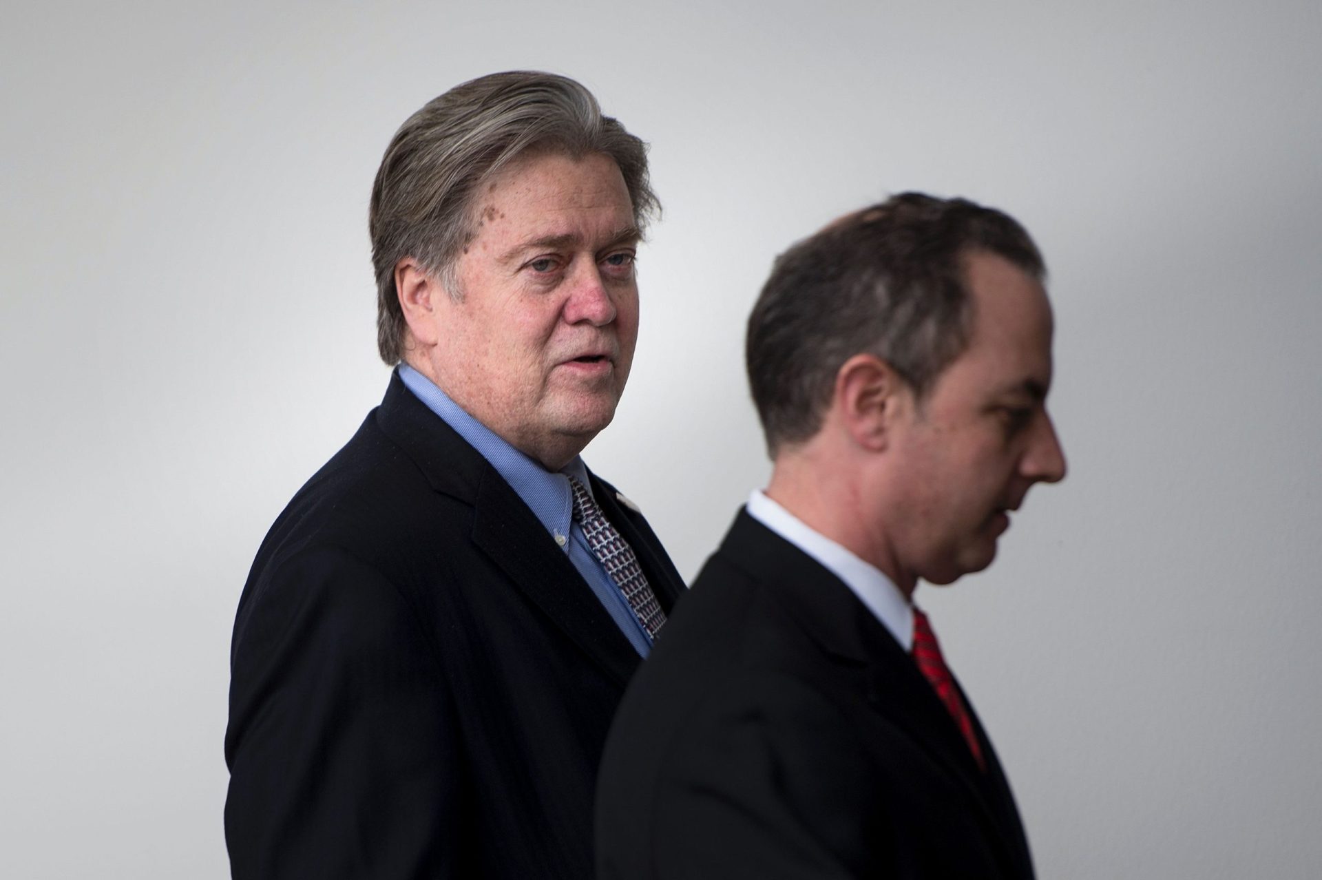 Steve Bannon. O filósofo da ‘alt-right’ que fala ao ouvido de Trump