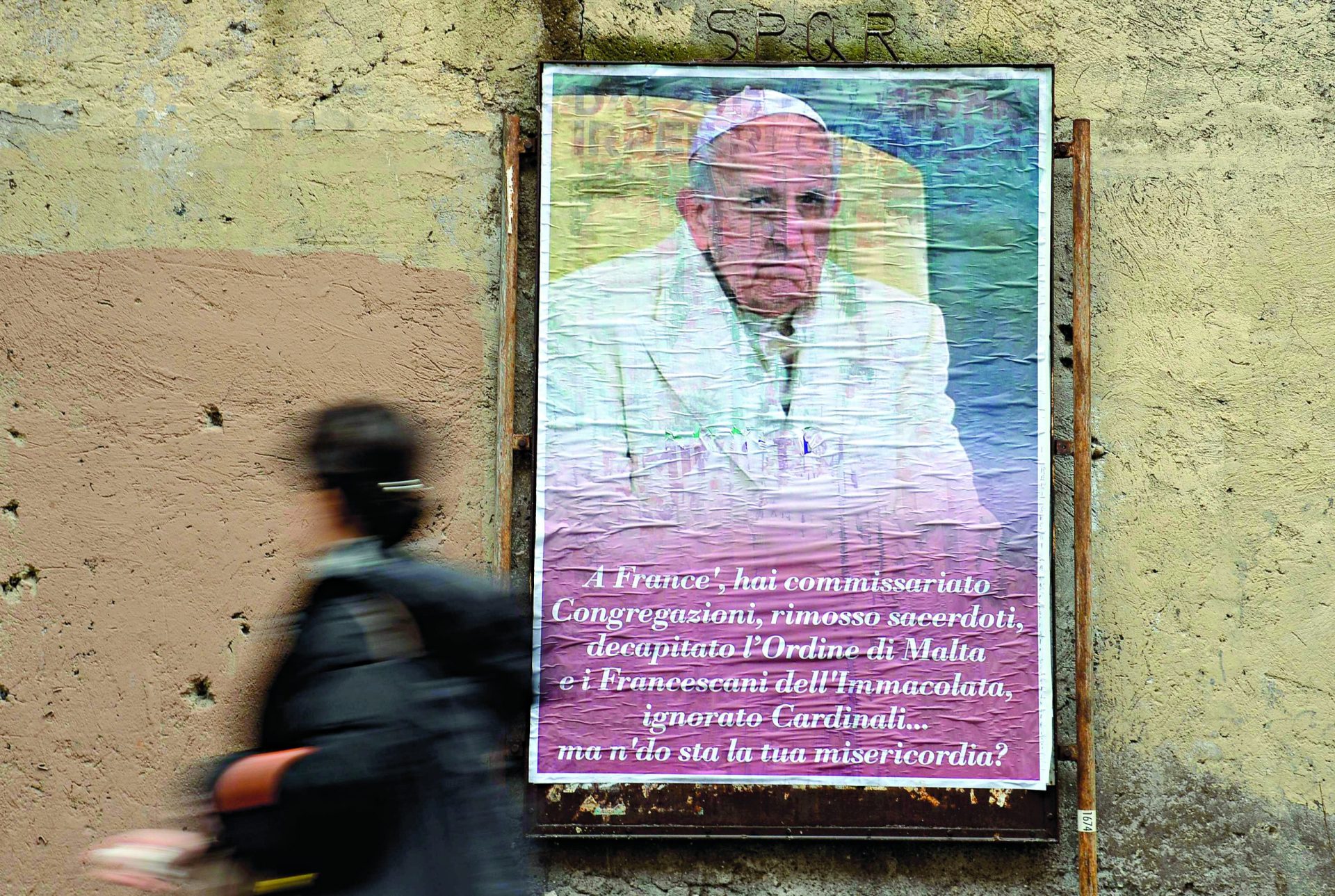 Vaticano. Papa Francisco enfrenta campanha silenciosa