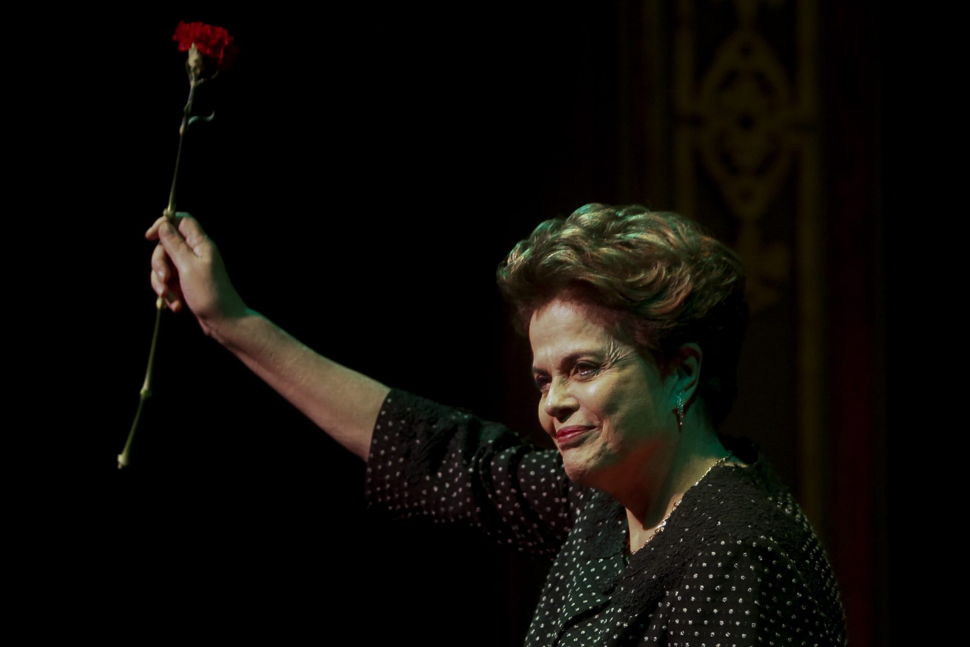 Brasil. Dilma passou pelo Trindade em pré-campanha por Lula