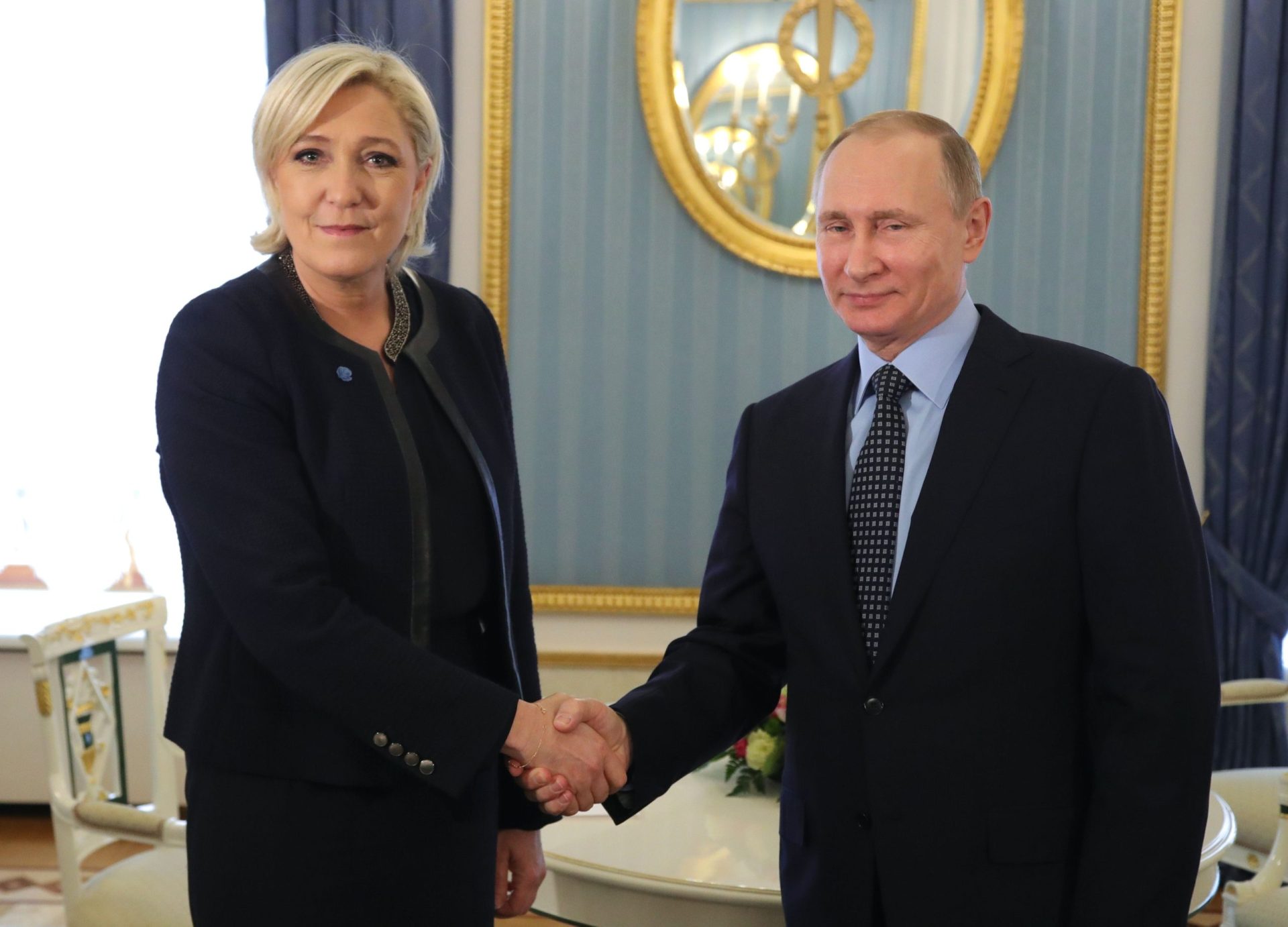 Putin recebe Marine Le Pen