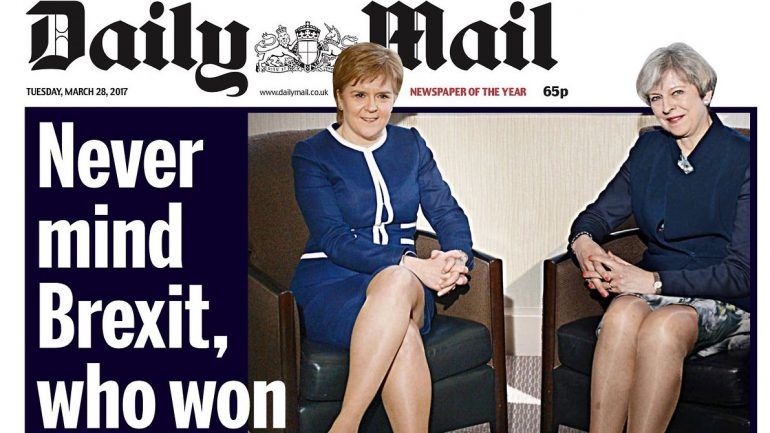 Daily Mail pergunta quem tem melhores pernas entre Sturgeon e May e a polémica instala-se