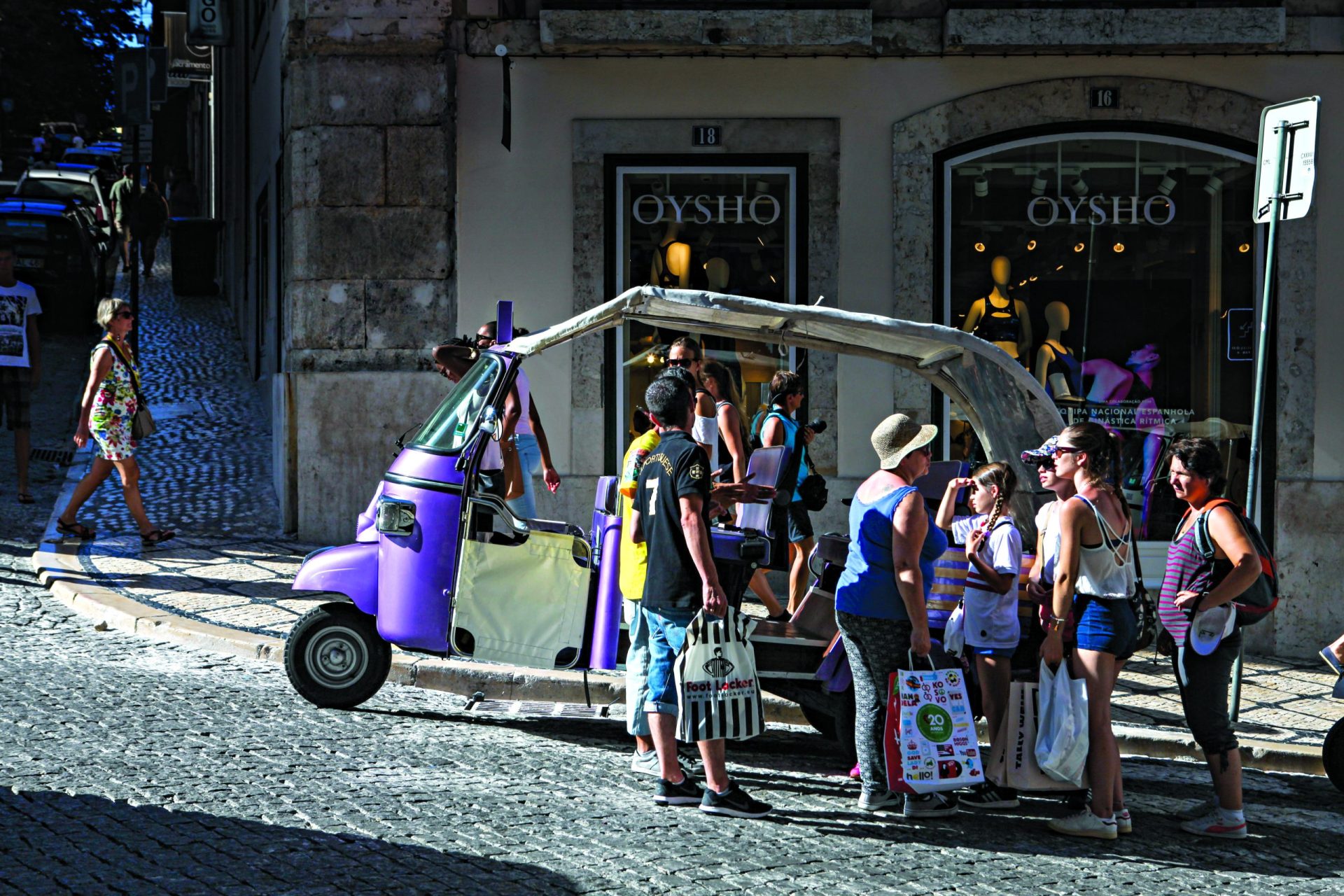 Lisboa. PSD quer acabar com os tuk-tuks e rouba slogan… de Cristas