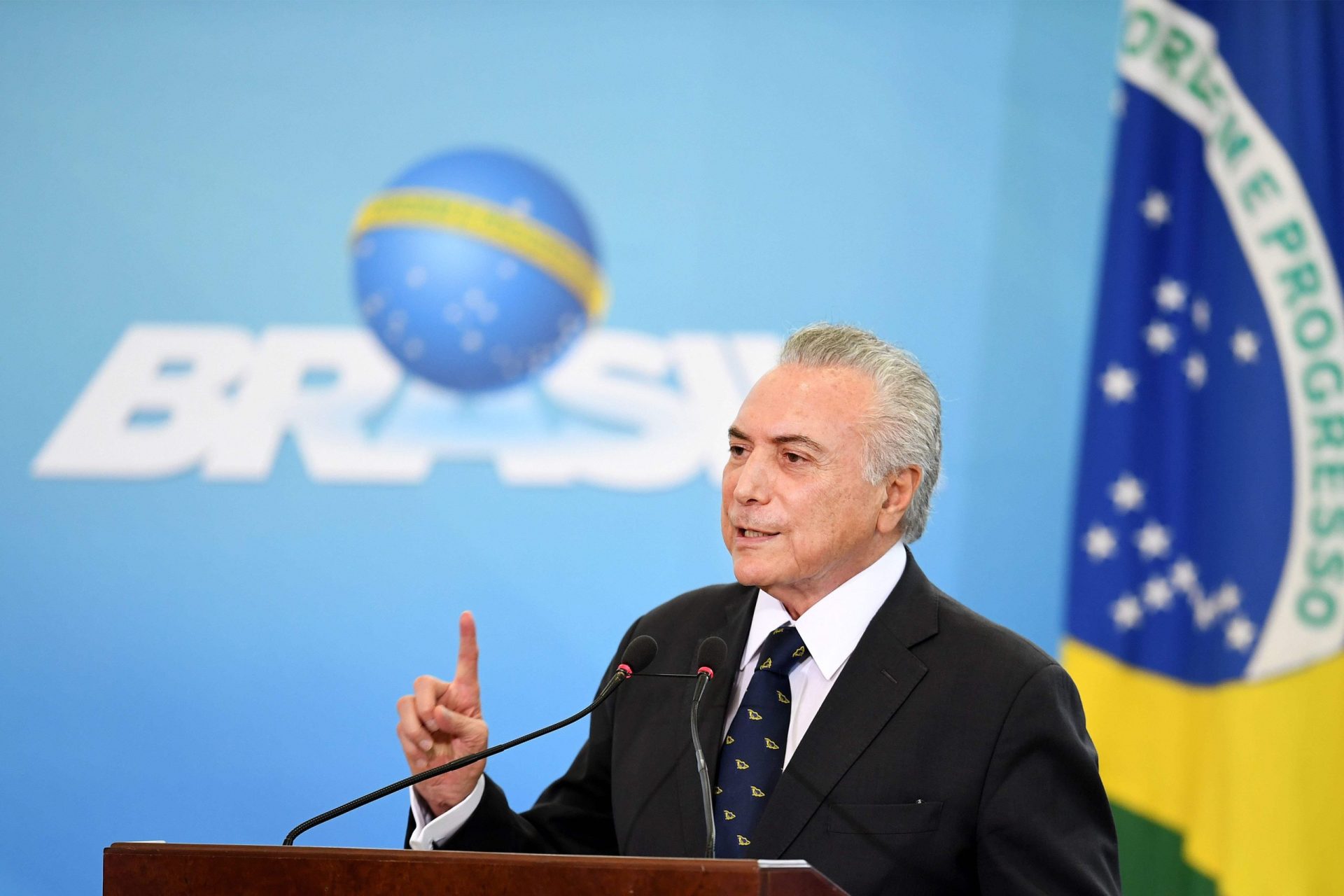 Michel Temer elogia mulheres por saberem “preços nos supermercados”