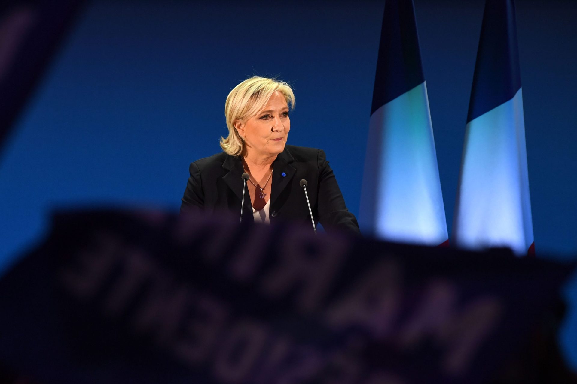 Marine Le Pen afirma que a sobrevivência da França está em perigo