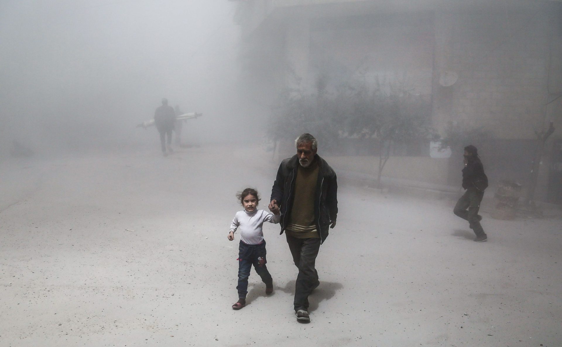 Síria. Ativistas acusam coligação russo-síria de ataque químico em Idlib