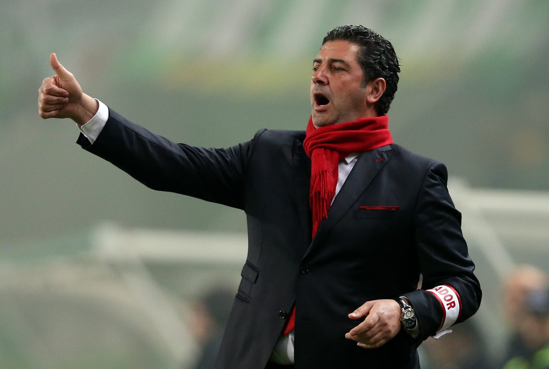 Este é o onze que Rui Vitória escolhe para o jogo do título