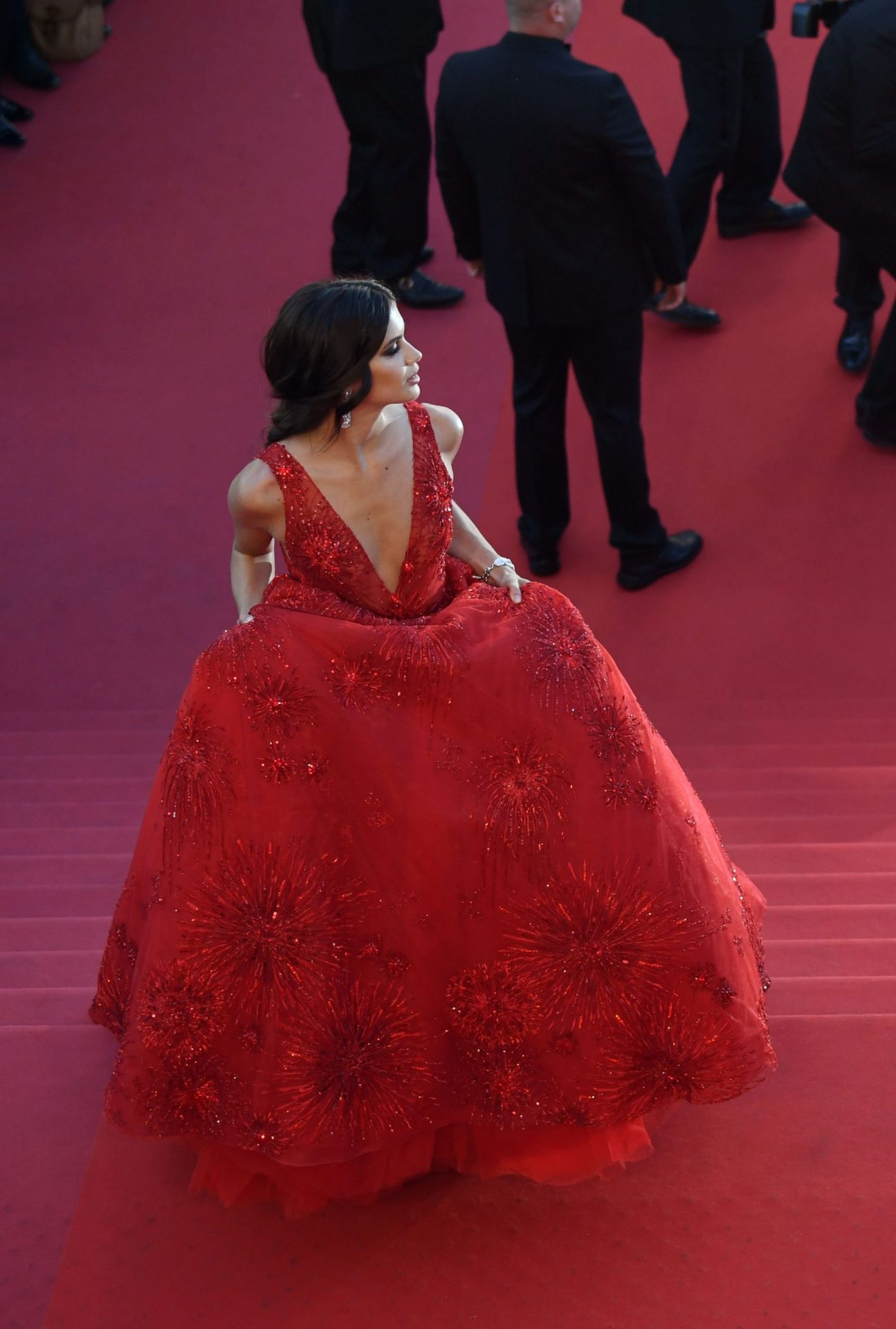 Sara Sampaio encanta em Cannes