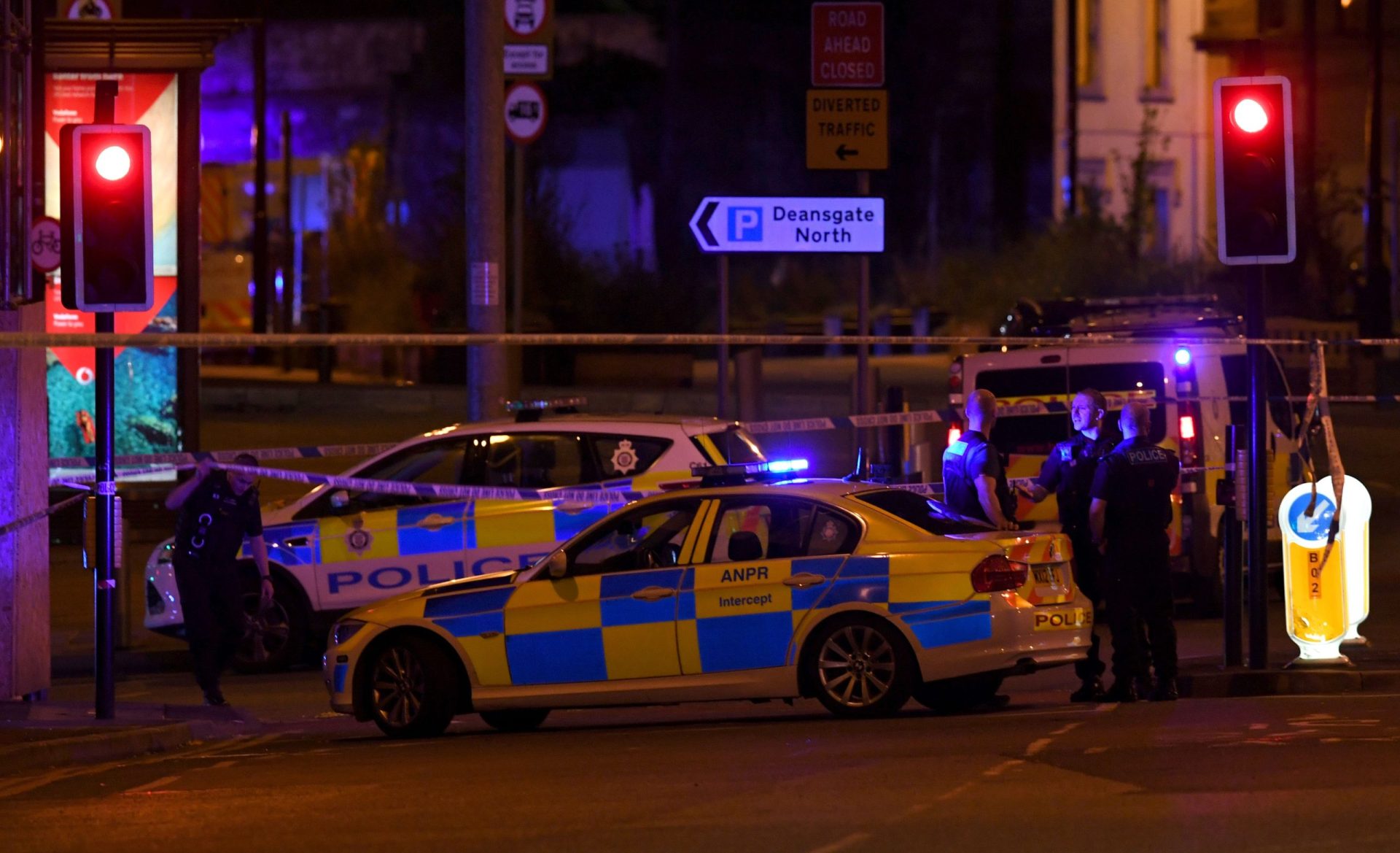 Autoridades investigam carro abandonado nas traseiras da Manchester Arena