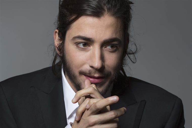 Salvador Sobral rei e senhor dos tops nacionais