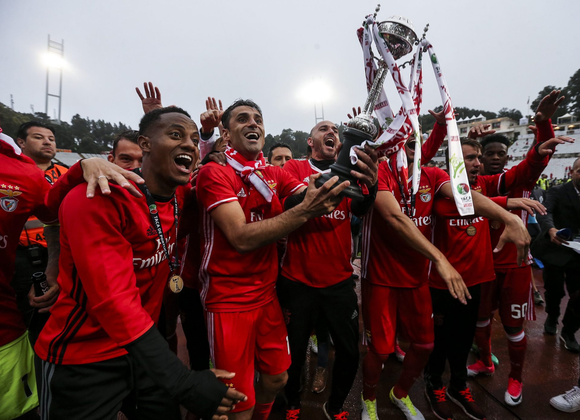 Liga, Taça e Supertaça. Desde 1981 que Benfica não ganhava tudo na mesma época