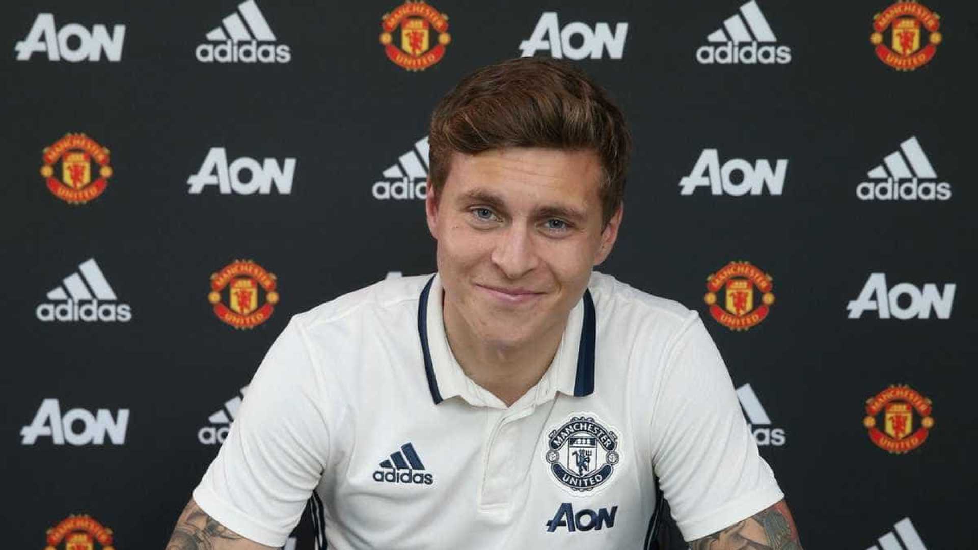 Lindelof já veste as cores do United