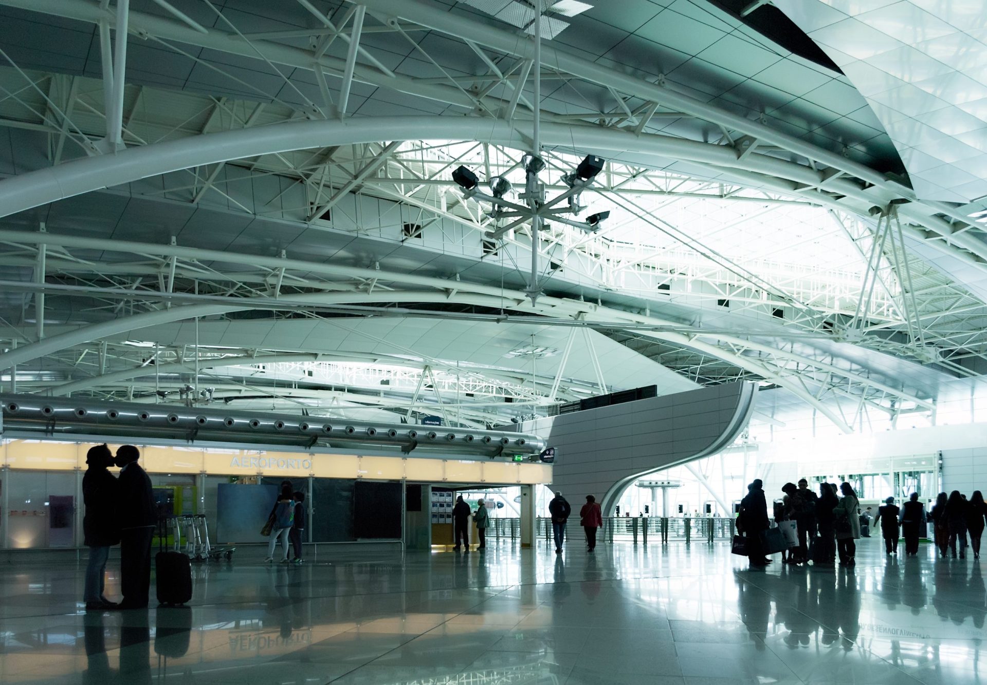 Aeroporto do Porto vai suspender operações durante a noite de São João