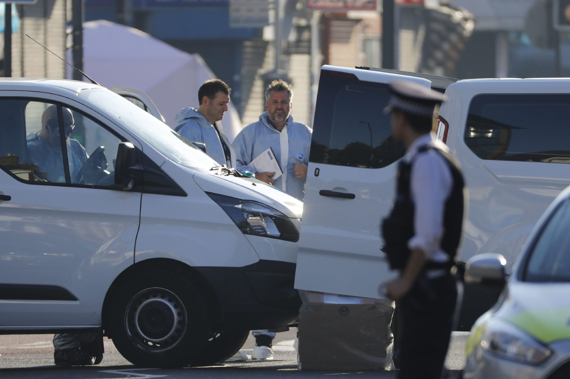 Carrinha atropela várias pessoas em Londres