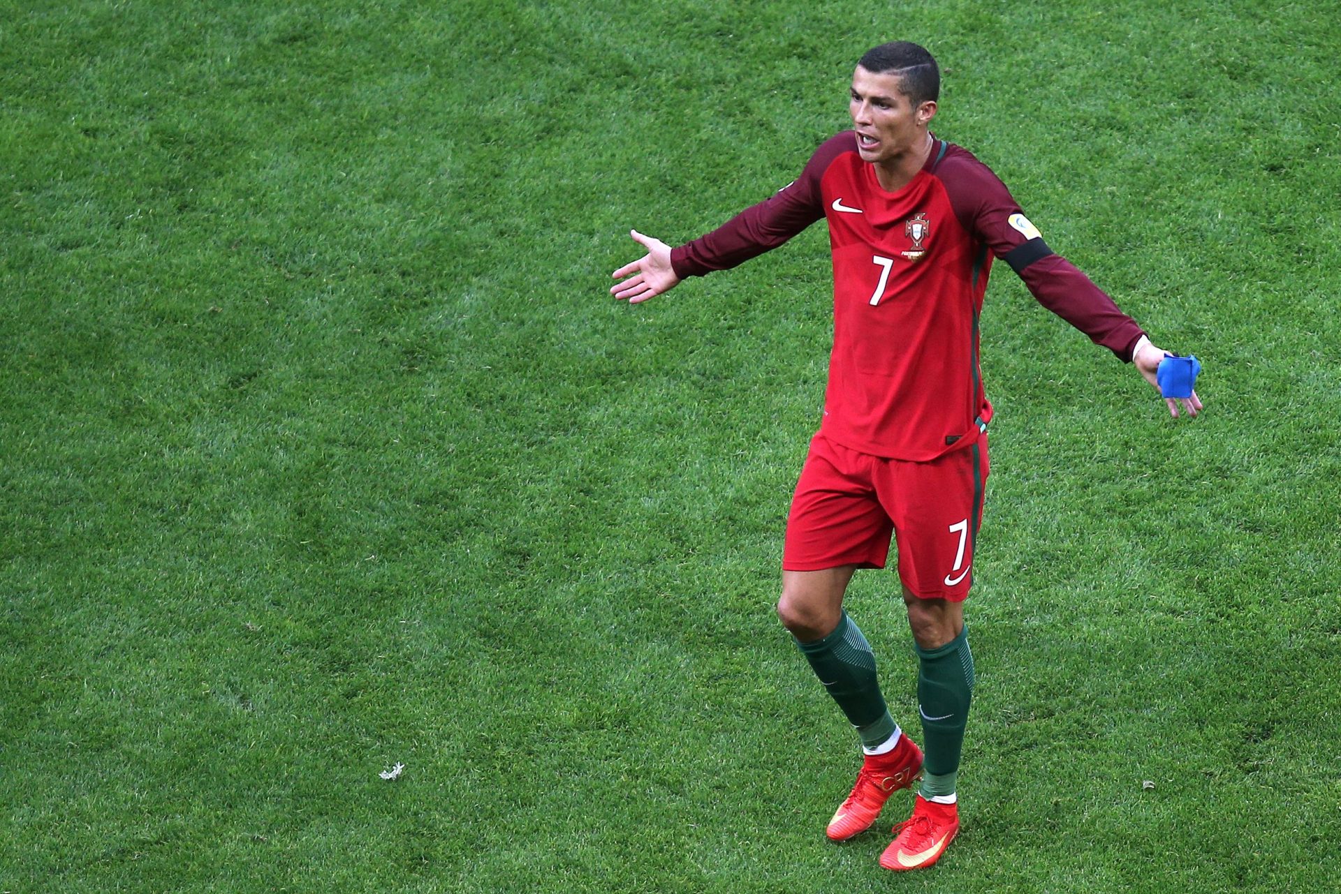 Cristiano Ronaldo paga 14,8 milhões para evitar prisão