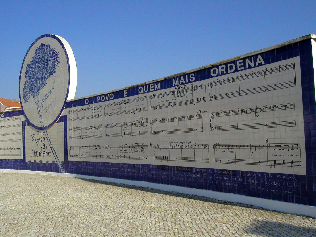 A nova cara de Grândola, 45 anos depois da música de Zeca Afonso (vídeo)