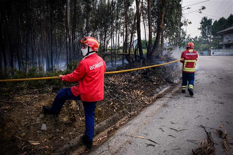 Dominado fogo em Moura