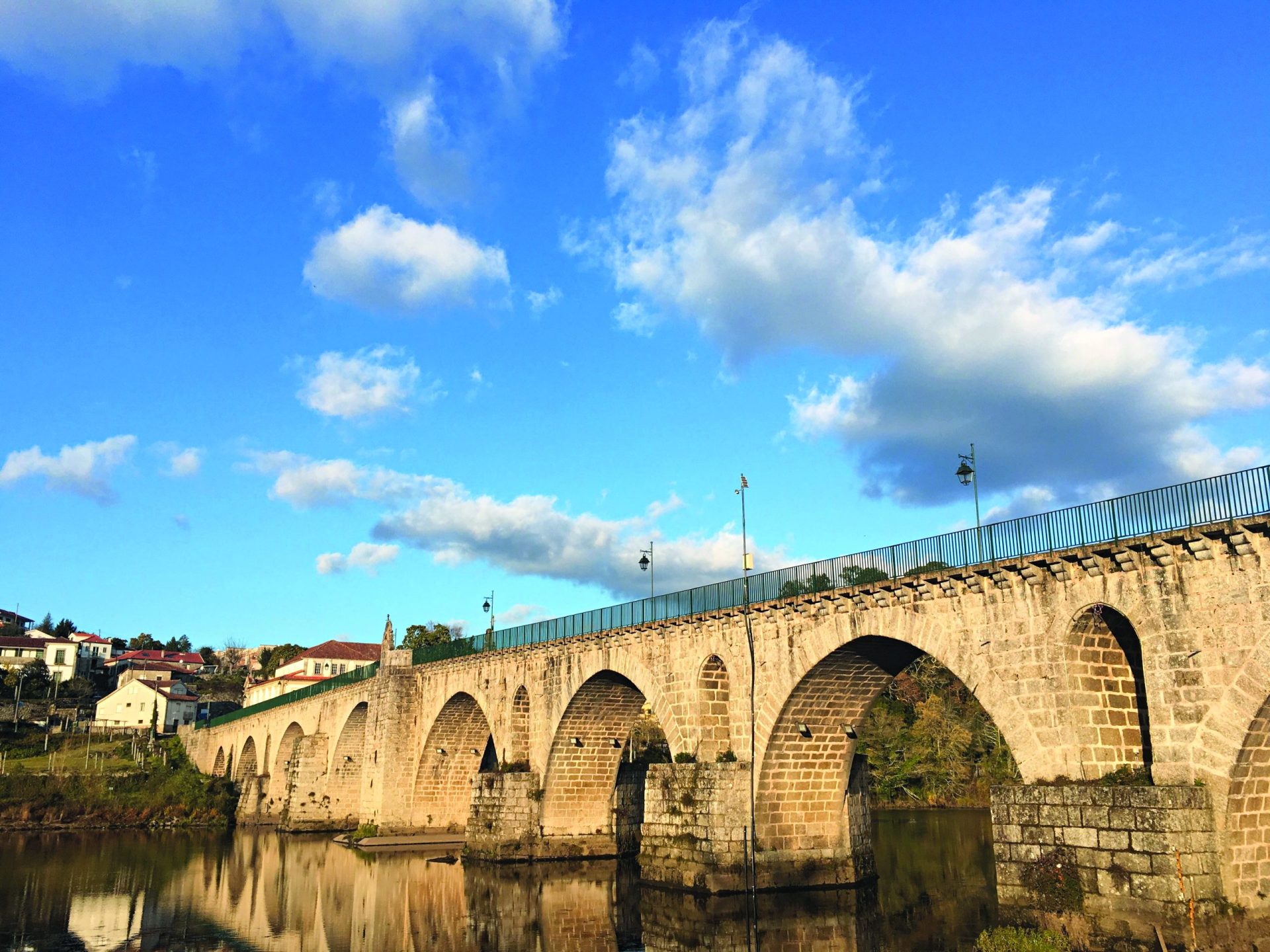 Ponte da Barca. ‘Tá a ver aquelas cachoeiras de novela? São aqui