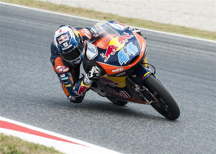 Motociclismo. Miguel Oliveira cai e abandona na Áustria (com vídeo)