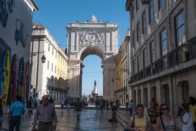 Terrorismo. Lisboa reforça medidas de segurança no Chiado, Rua Augusta e Mosteiro dos Jerónimos