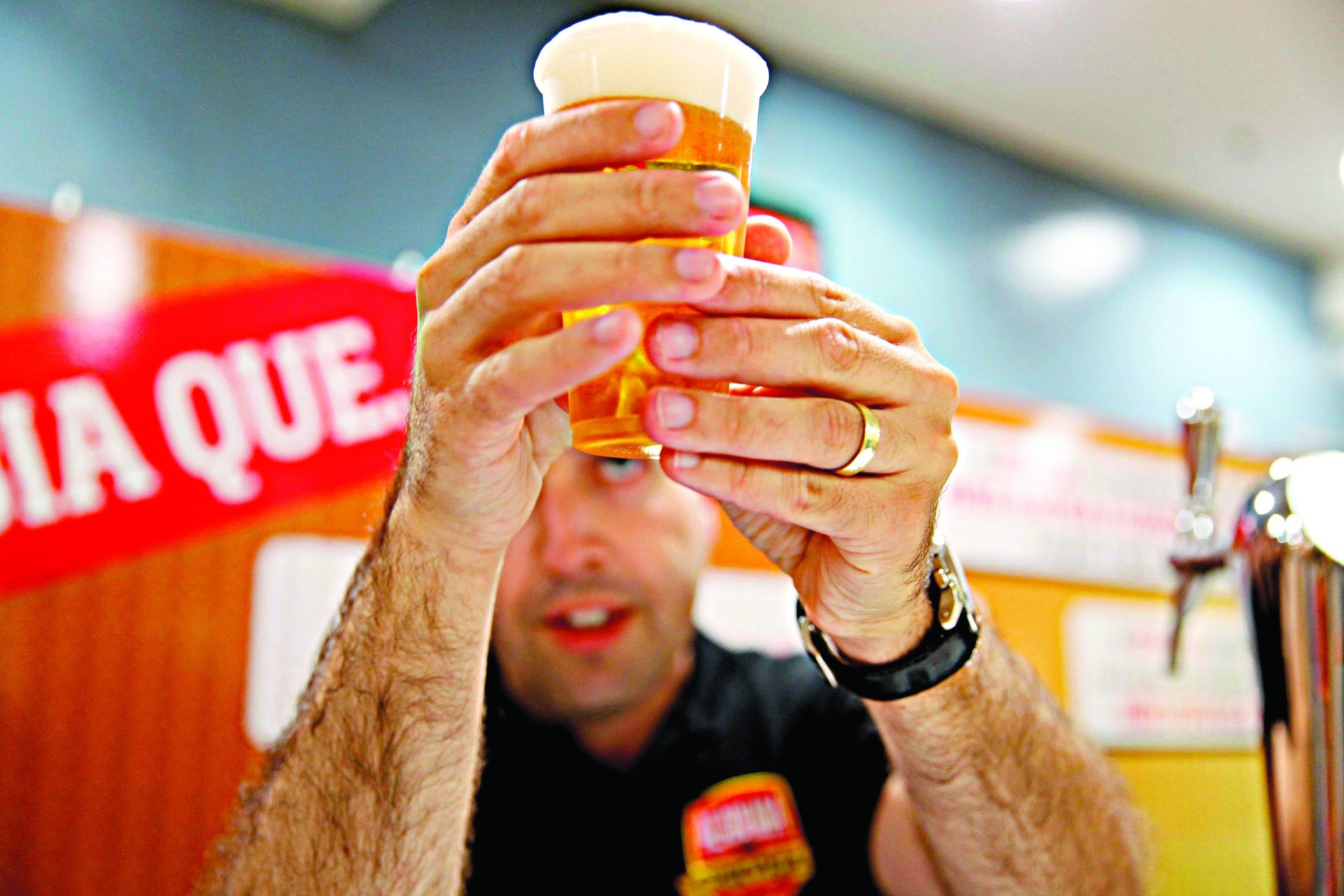 Calor. Verão é época alta do consumo de cerveja em todo o país