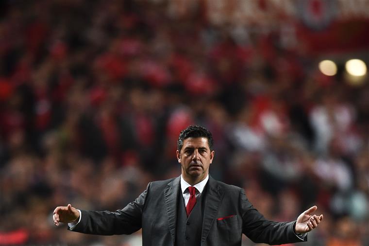 Benfica. Primeira derrota do tetracampeão