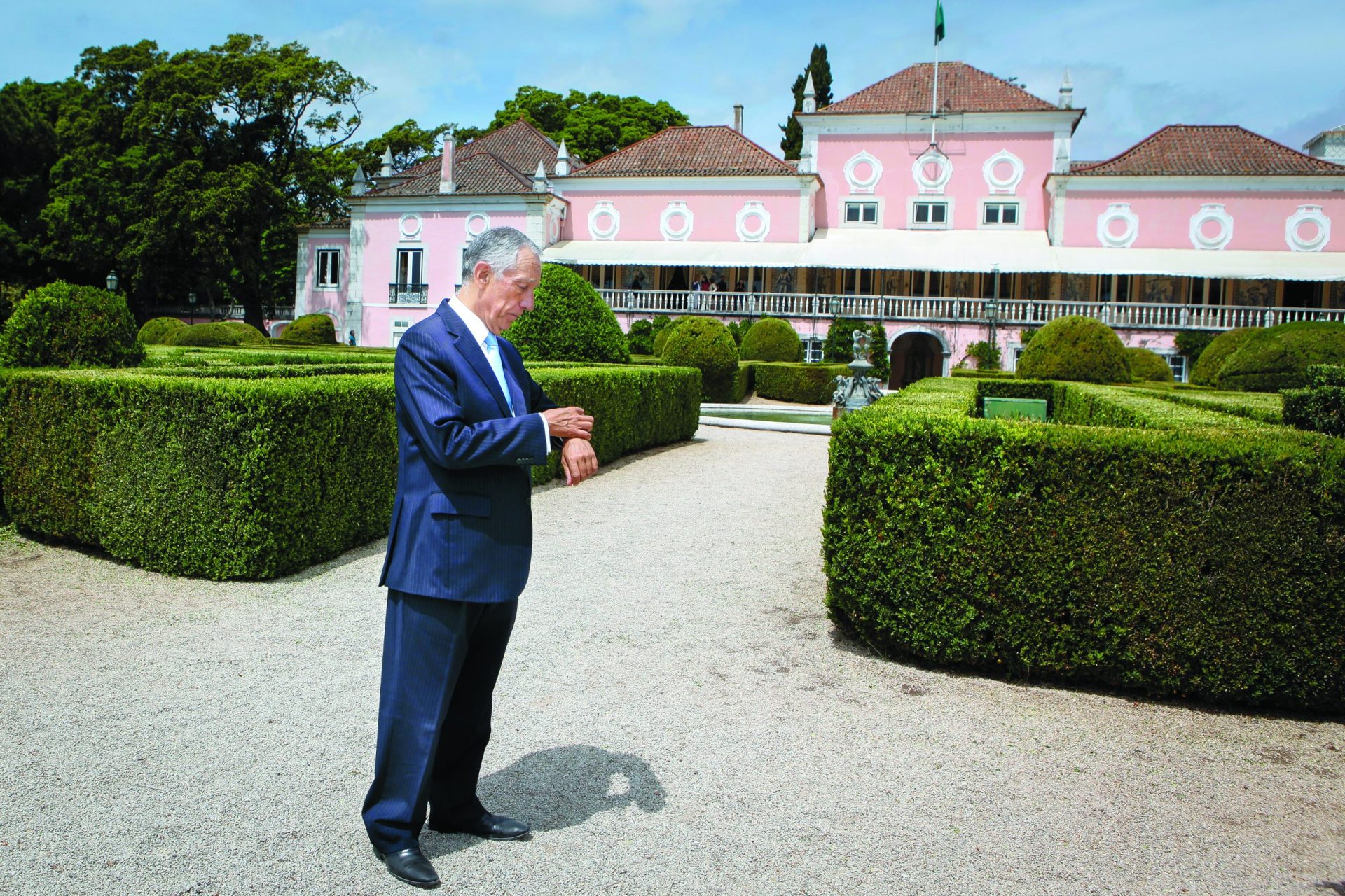 Festa do Livro. Marcelo dá aos livros os jardins e ao público um exemplo