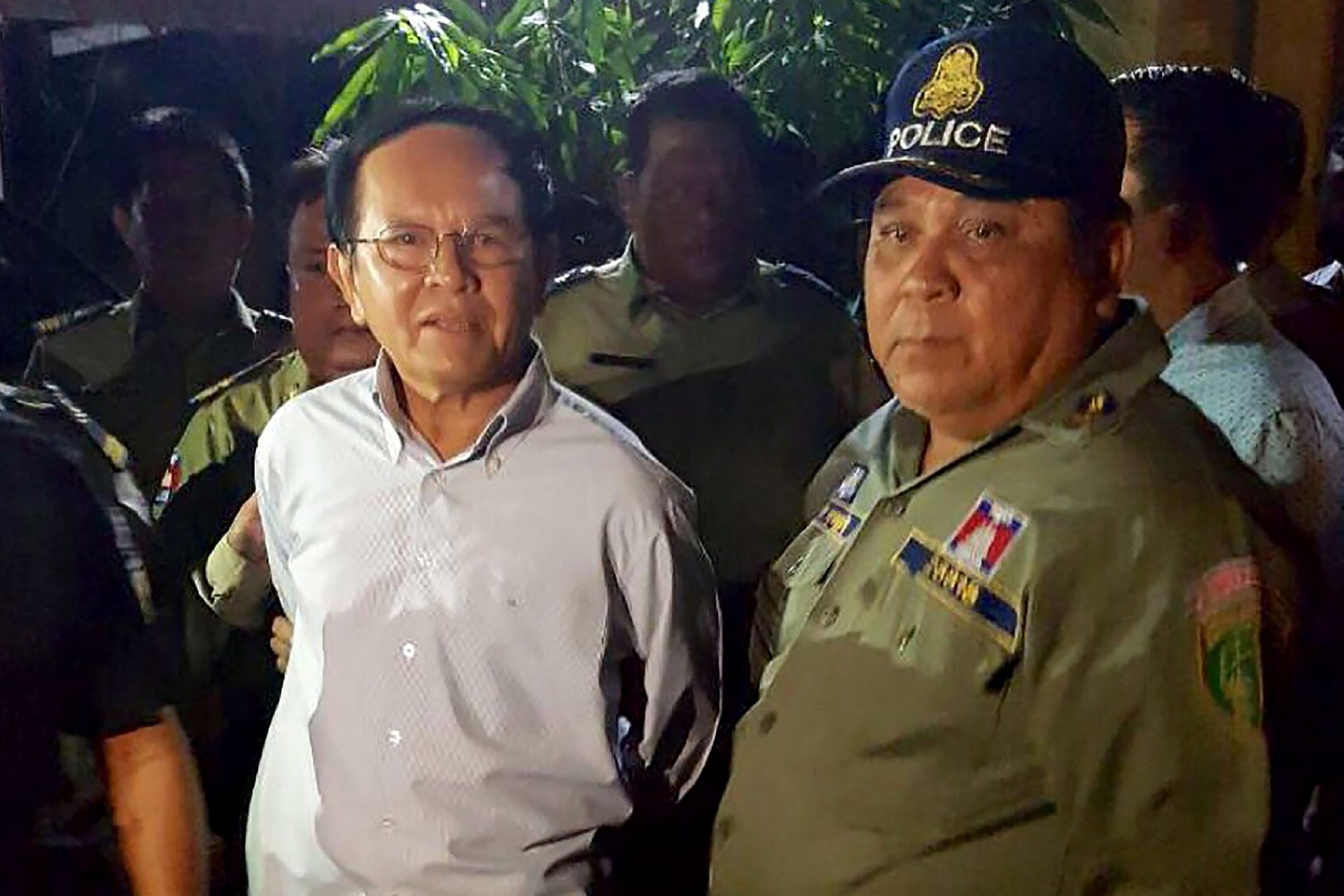 Líder da oposição é preso e acusado de traição no Cambodja