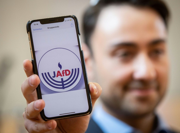 Alunos podem denunciar professores através de plataforma criada por partido de extrema-direita