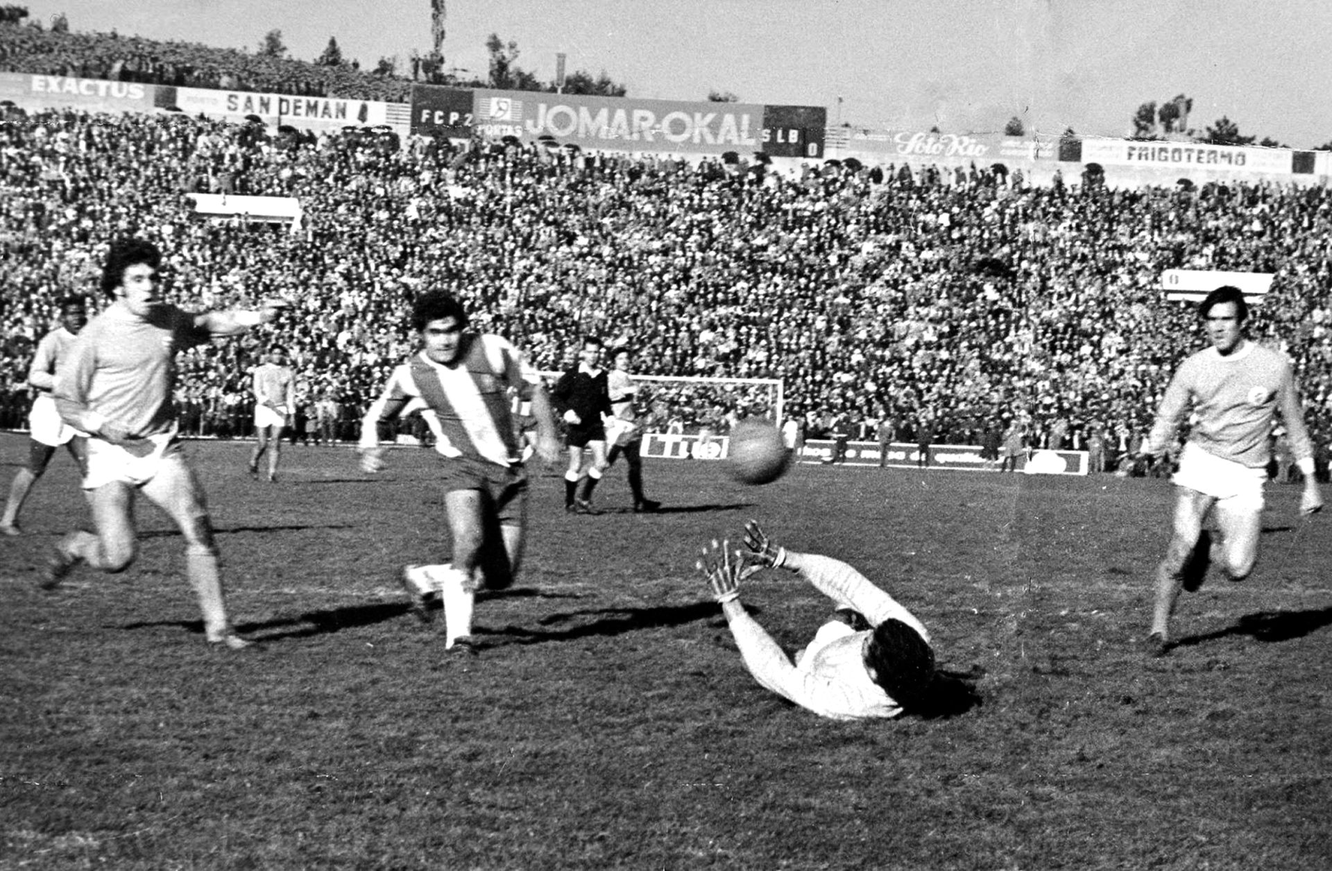 Benfica-FC Porto. O mar vermelho foi ficando cada vez mais azul