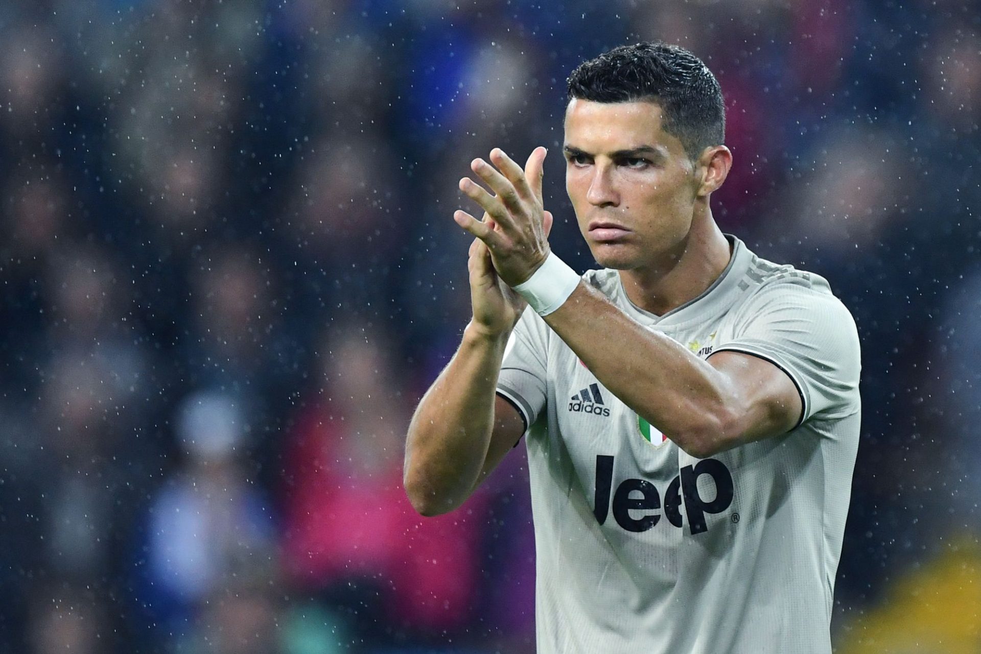 Em queda. Fase negra de Ronaldo pode custar-lhe largos milhões