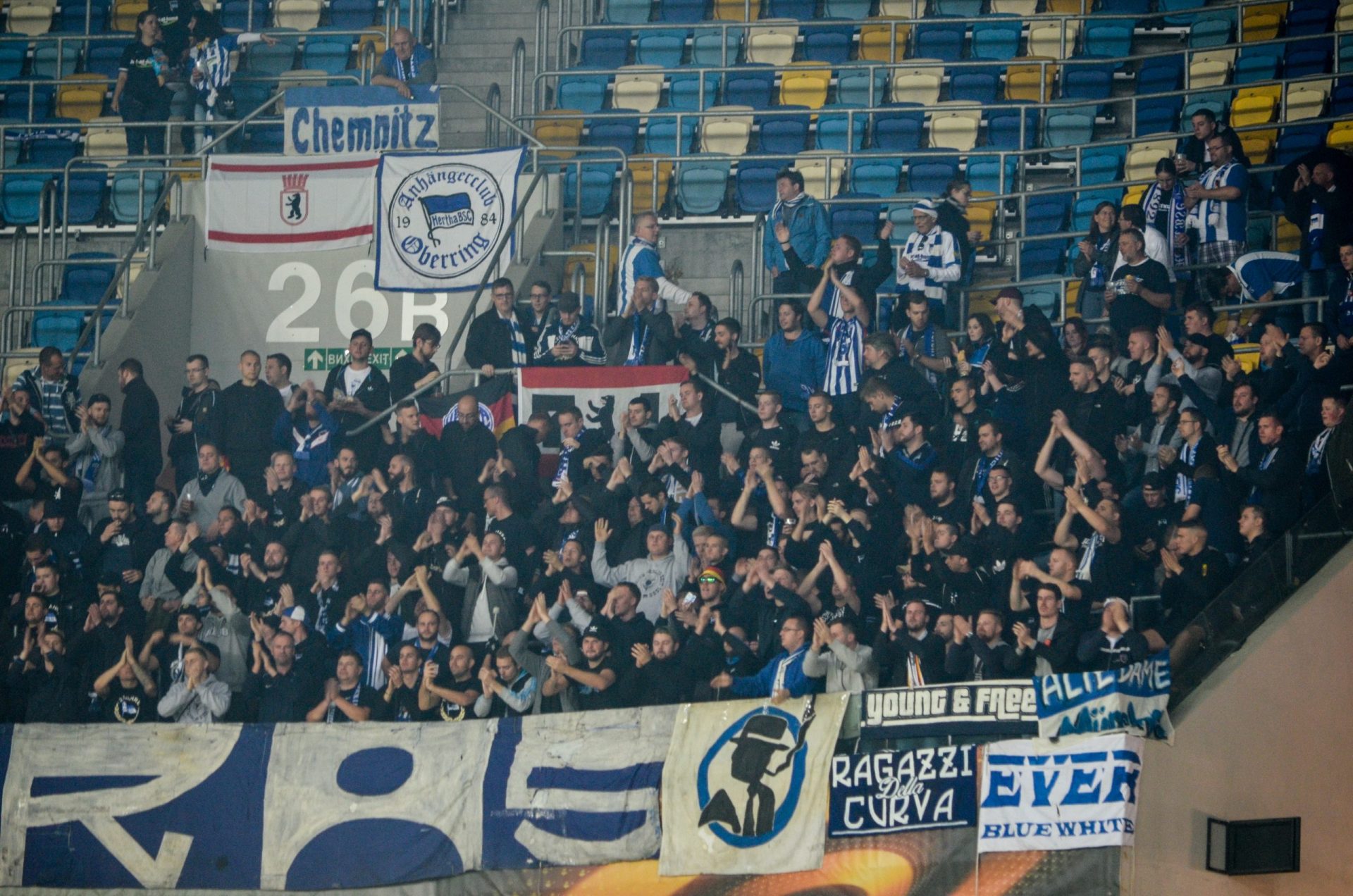 Hertha proibiu bandeiras no estádio depois de distúrbios em Dortmund