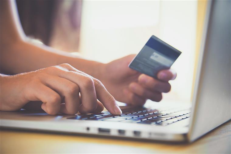 Fazer compras on-line na UE mais fácil a partir de segunda-feira