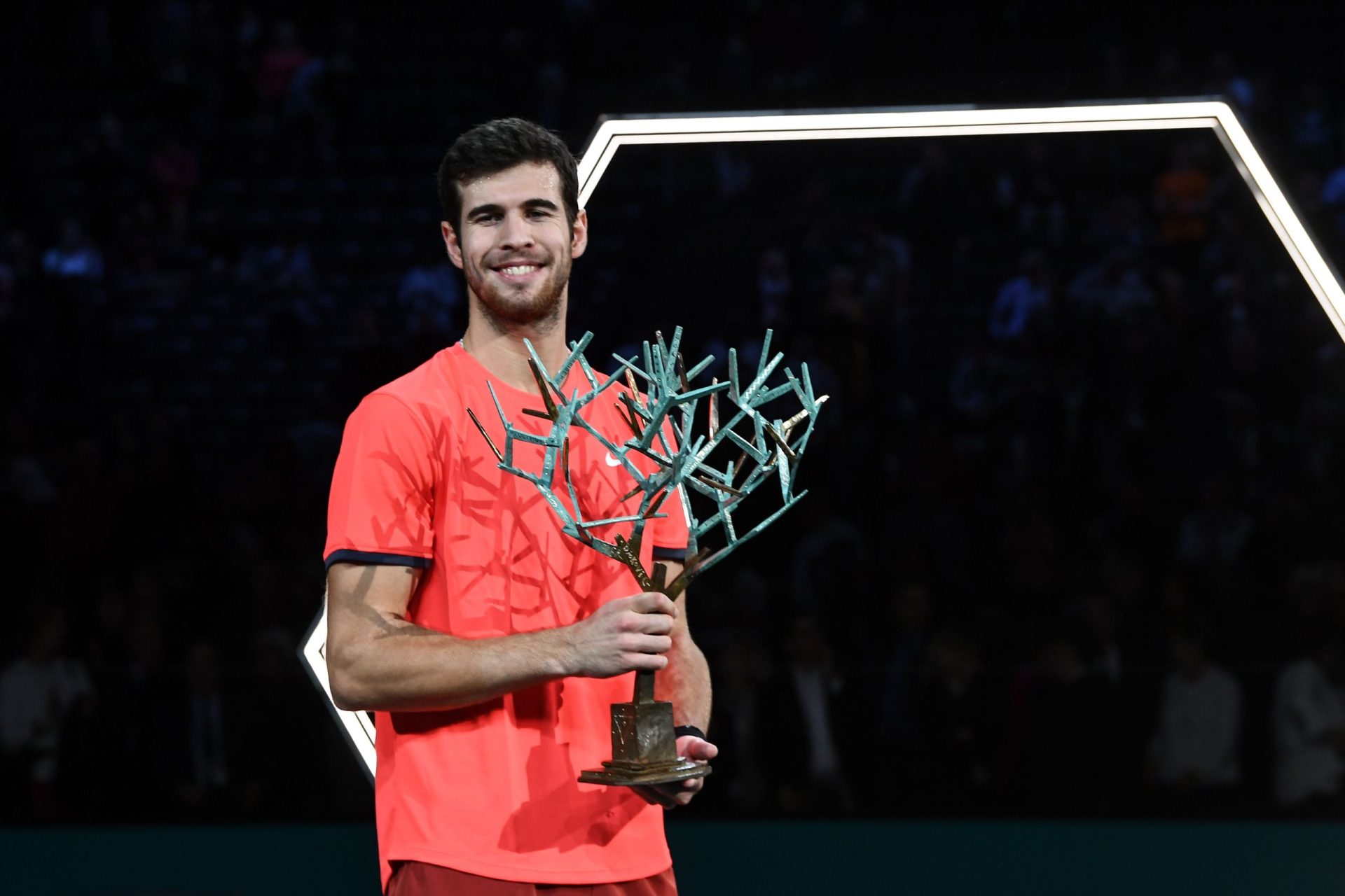 Ténis. Khachanov bate Djokovic e conquista primeiro Masters 1000 (com vídeo)