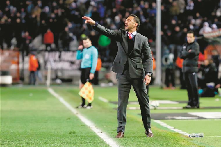 China. Vítor Pereira sagra-se campeão