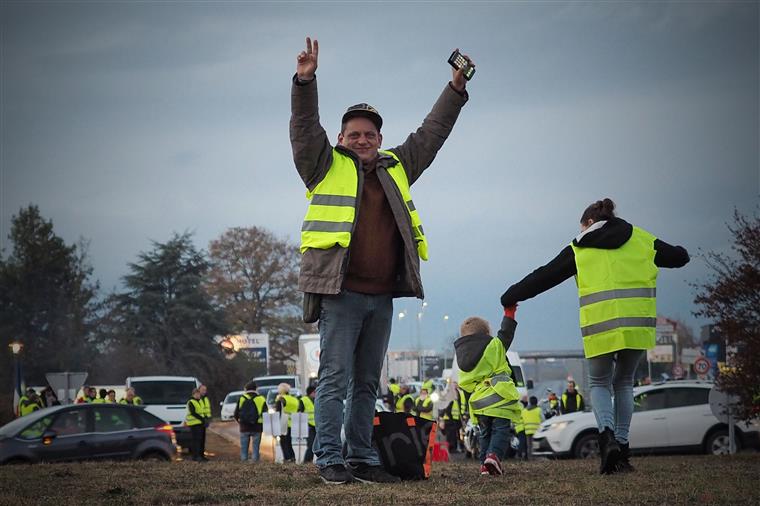 Embaixada dos Estados Unidos alerta para manifestações dos coletes amarelos em Portugal