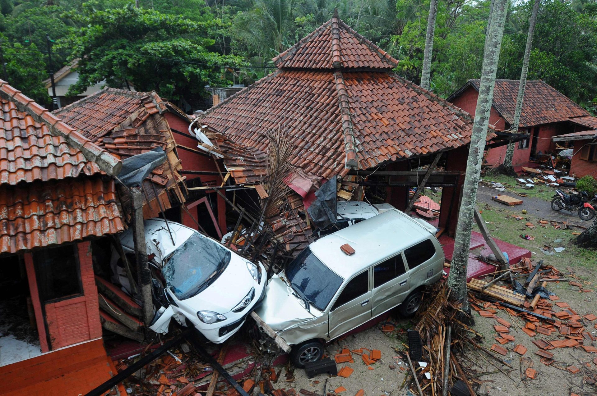 Indonésia. Autoridades avaliam risco de novo tsunami