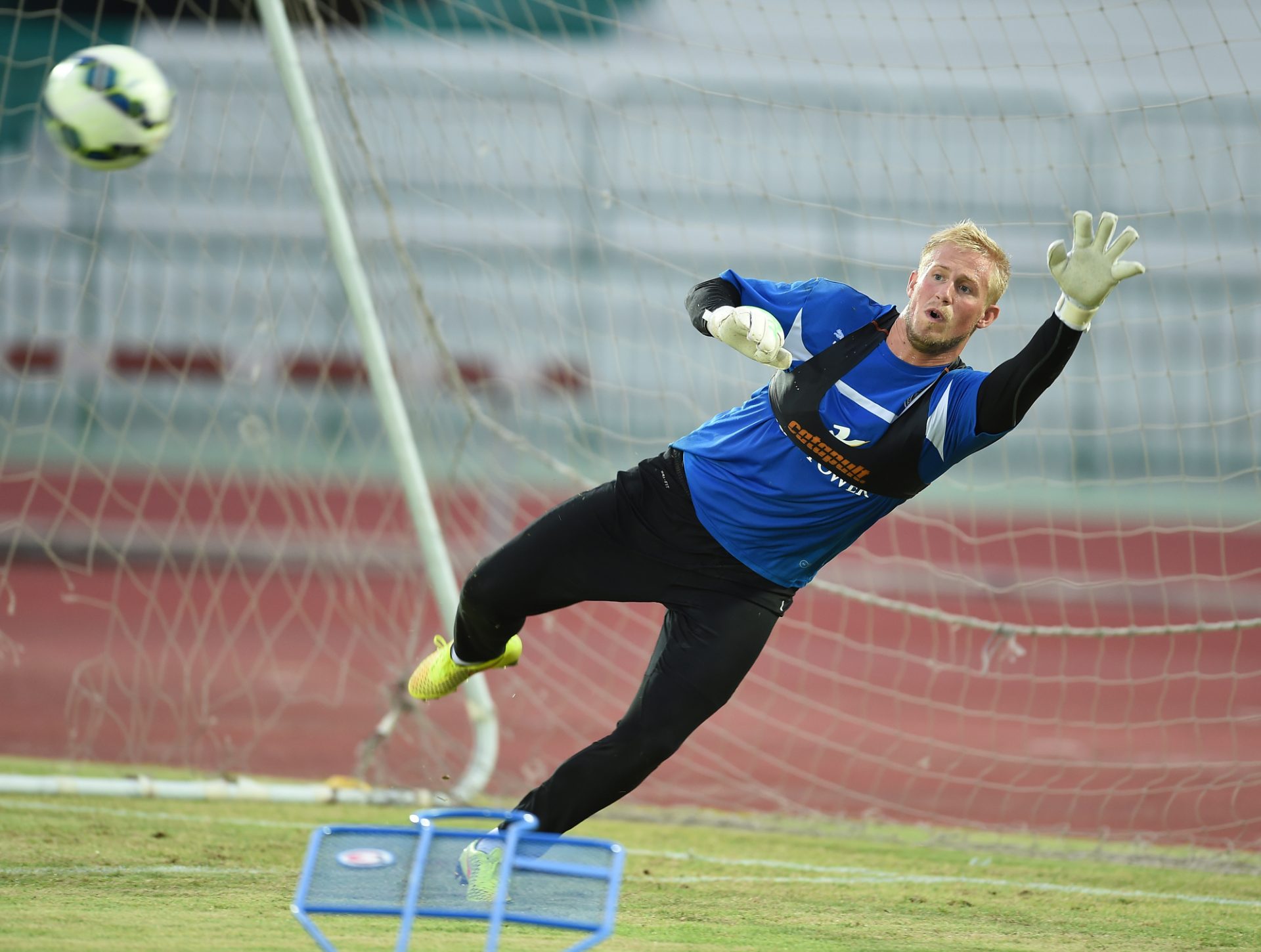 Schmeichel ainda tentou salvar dono do Leicester, mas “já nada havia a fazer”