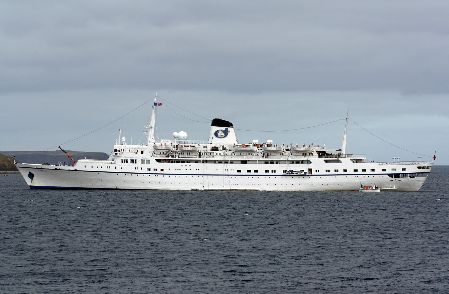 Navio Funchal parte para terras de sua majestade depois de hasta pública