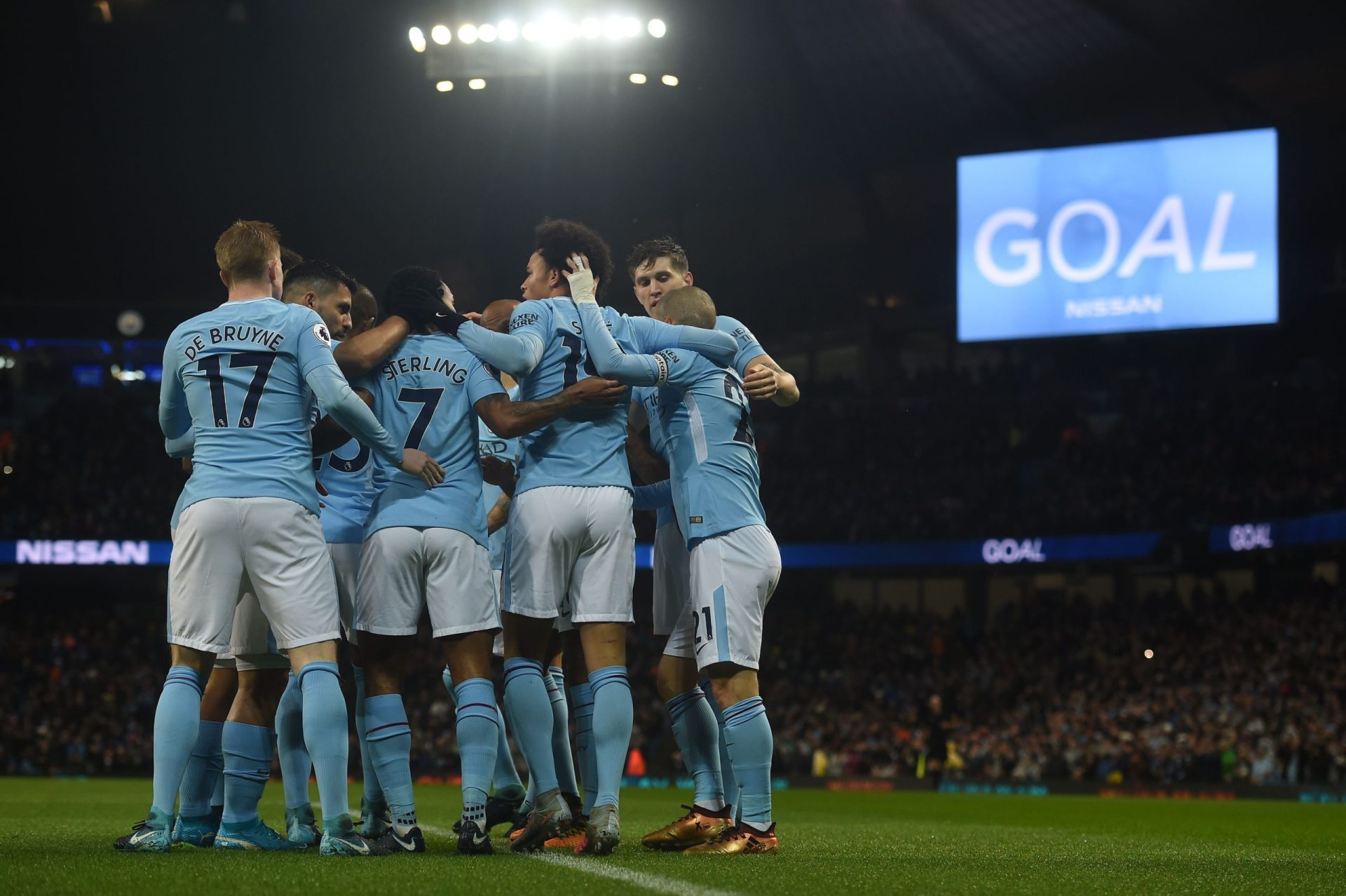 Premier League. City volta ao trilho dos sorrisos e prolonga agonia de Marco