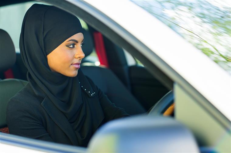 Arábia Saudita. Mulheres já podem ir a três estádios